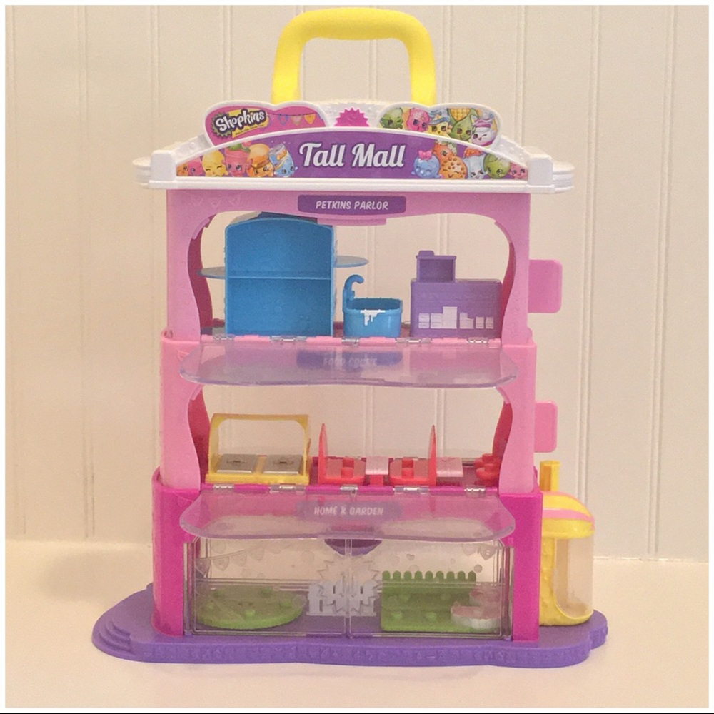 Shopkins Tall Mall 200+ Shopkins & accessories